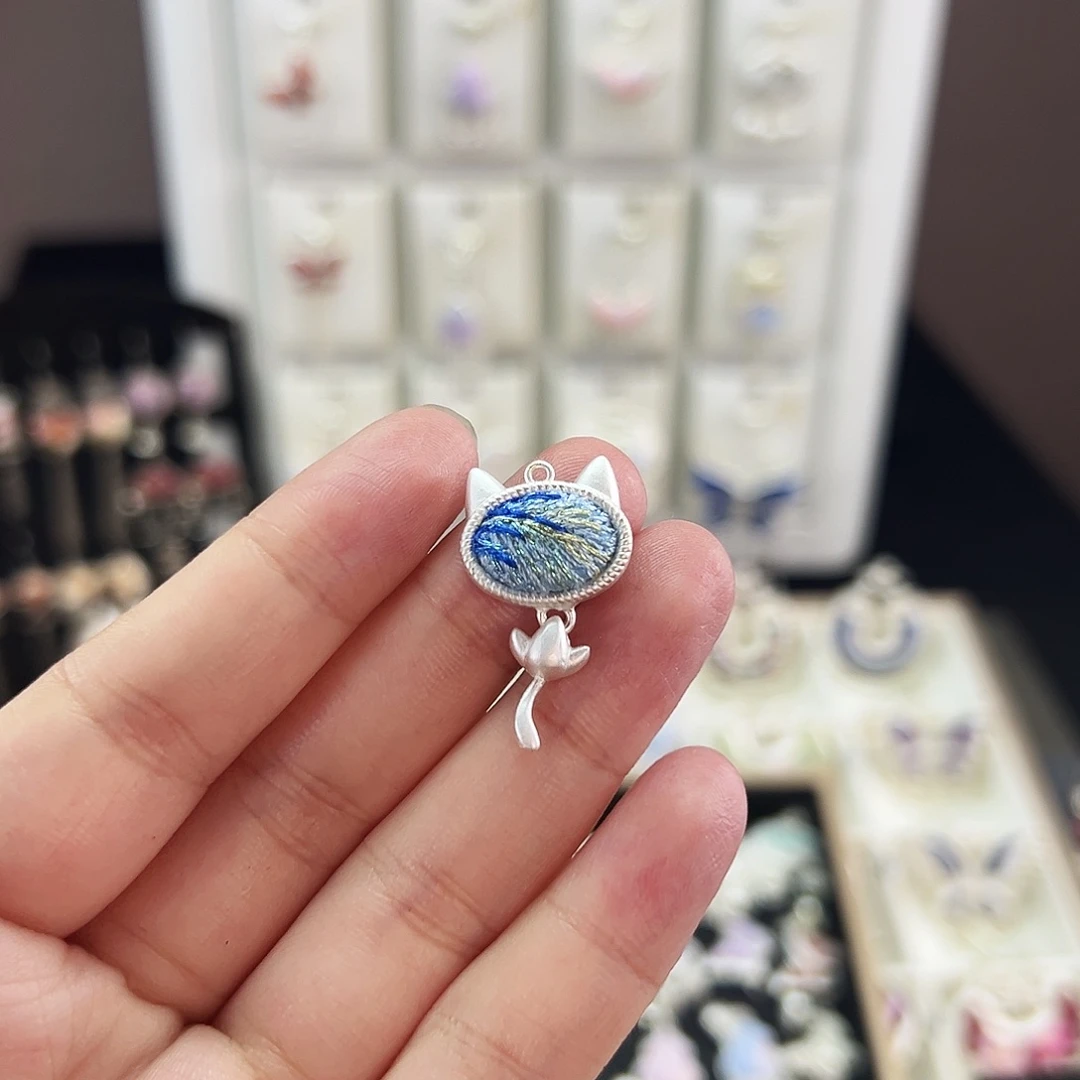 布艺合金小猫吊坠3