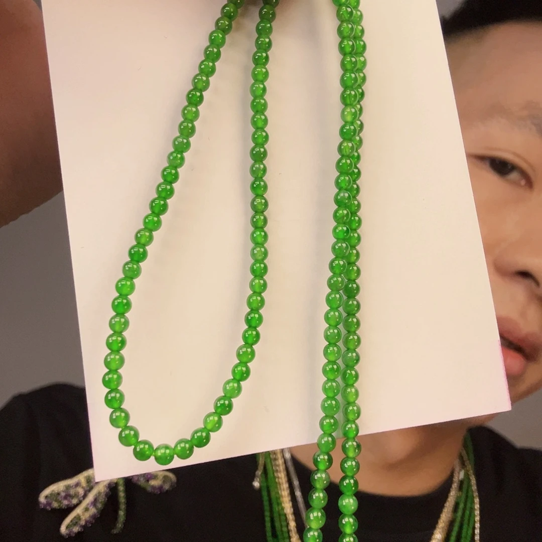 未镶嵌挂件翡翠一件