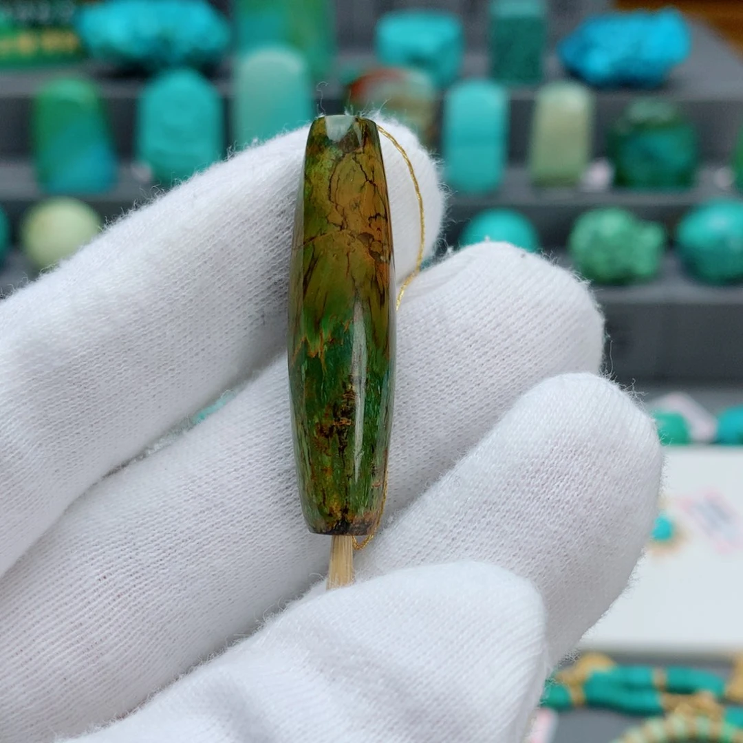 绿松石颈饰未镶嵌