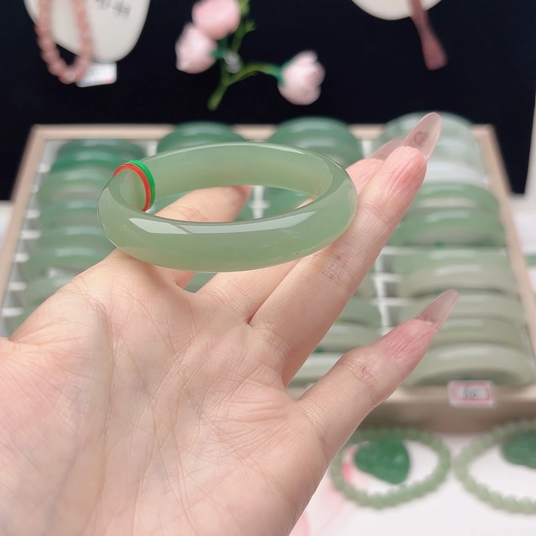 石英质玉未镶嵌手镯