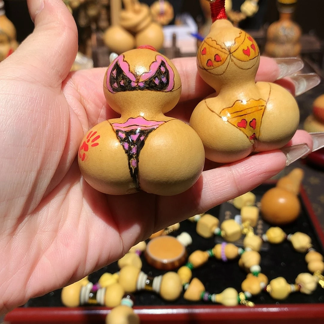 走***儿大叶紫檀（黑酸枝木类）