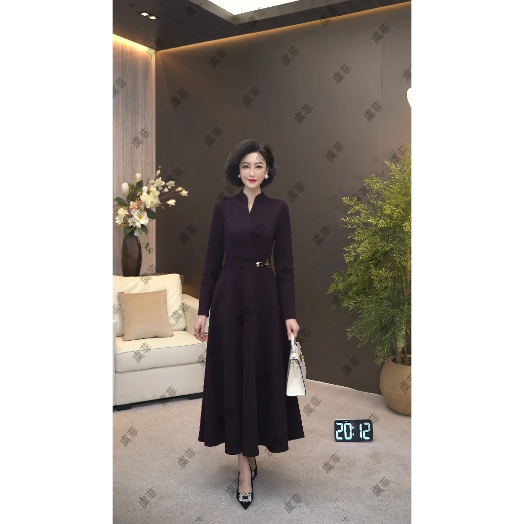 2025新款黛紫色V领自发热一体牛奶绒弹力针织连衣裙WF3165R