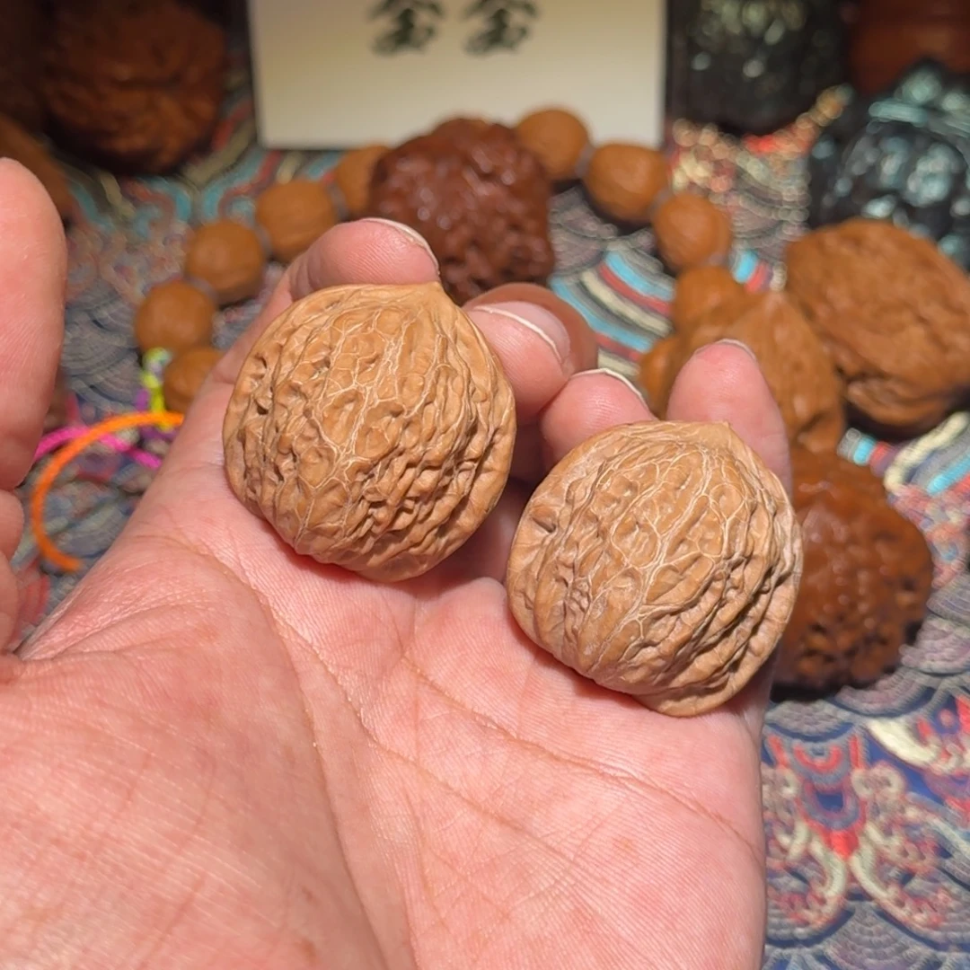 把件文玩核桃380铁锤妹妹，尺寸32 30 33