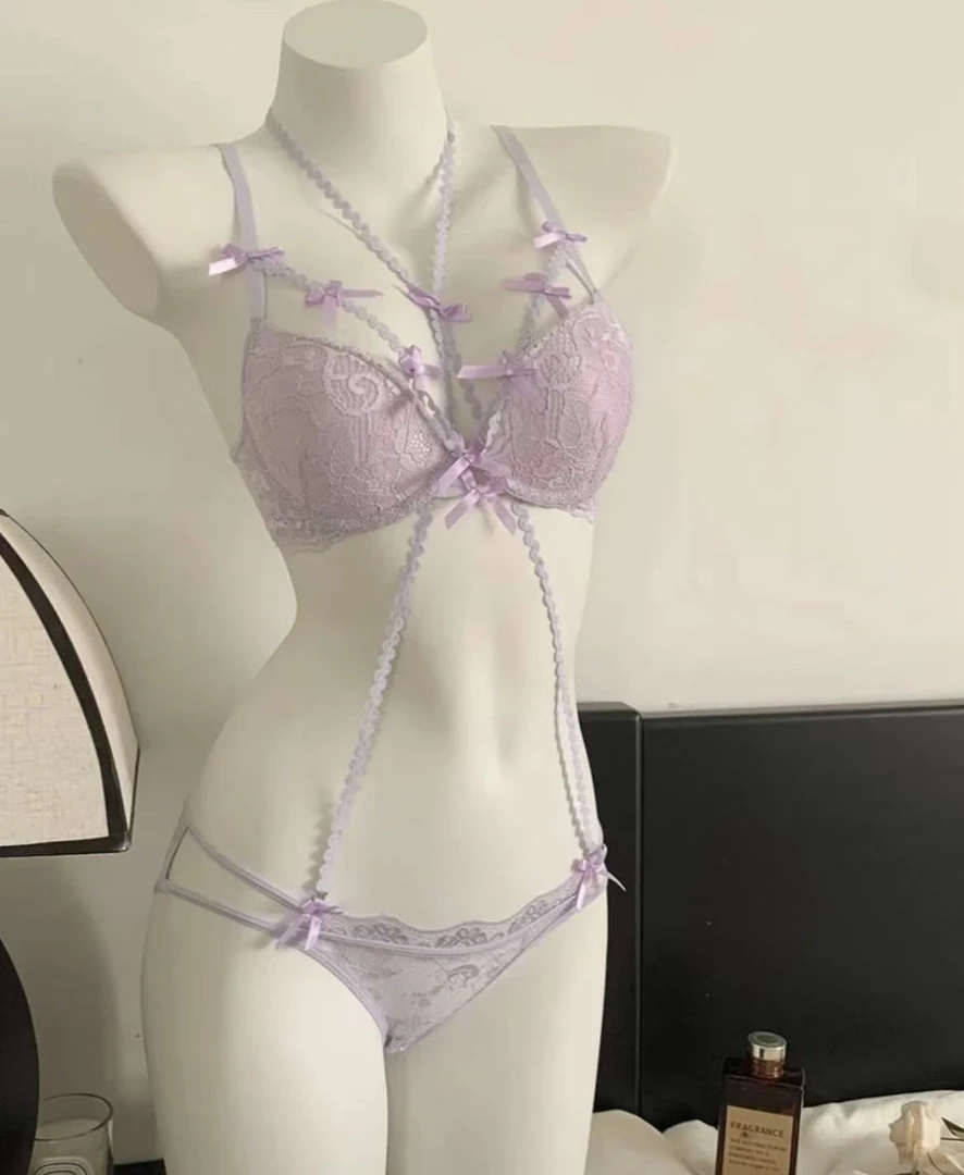 聚拢上托性感交叉内衣连体美胸线蕾丝内衣挂脖可拆卸纯欲套装