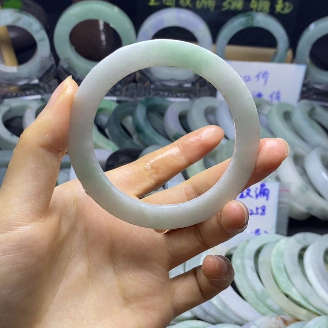 定制翡翠未镶嵌手镯