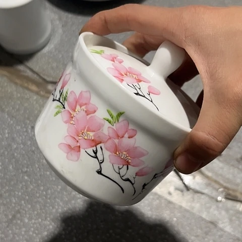 其他瓷手绘炖盅一个