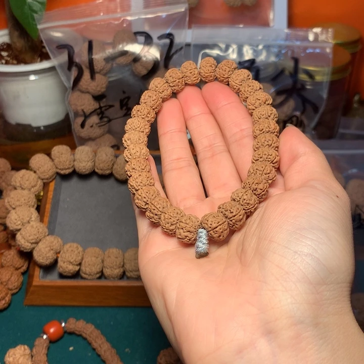 浩***南金刚菩提手串六瓣12左右