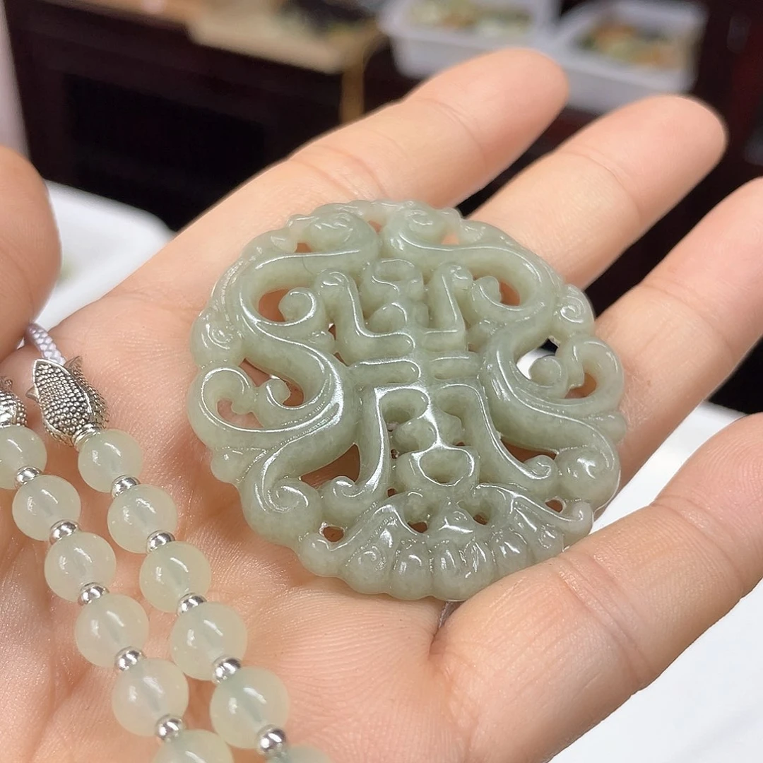 蛇纹石玉颈饰未镶嵌