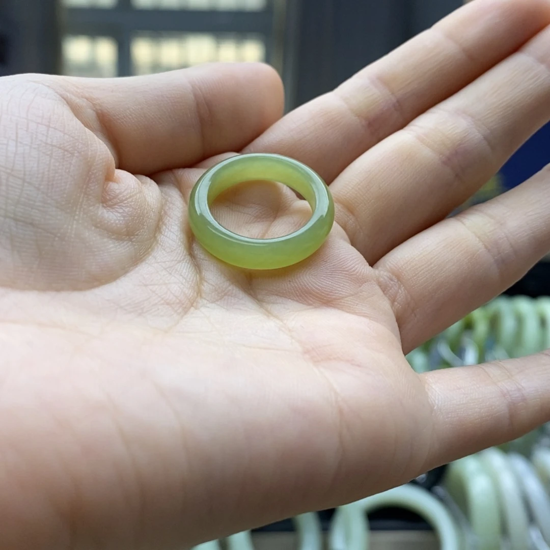 和田玉戒圈未镶嵌九****）