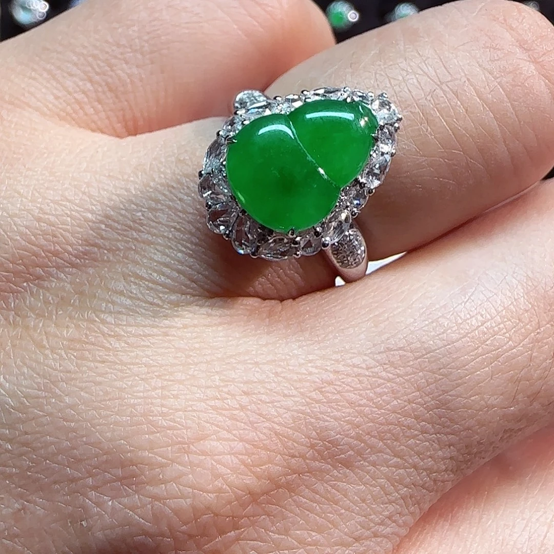 翡翠戒指18K金镶嵌戒指