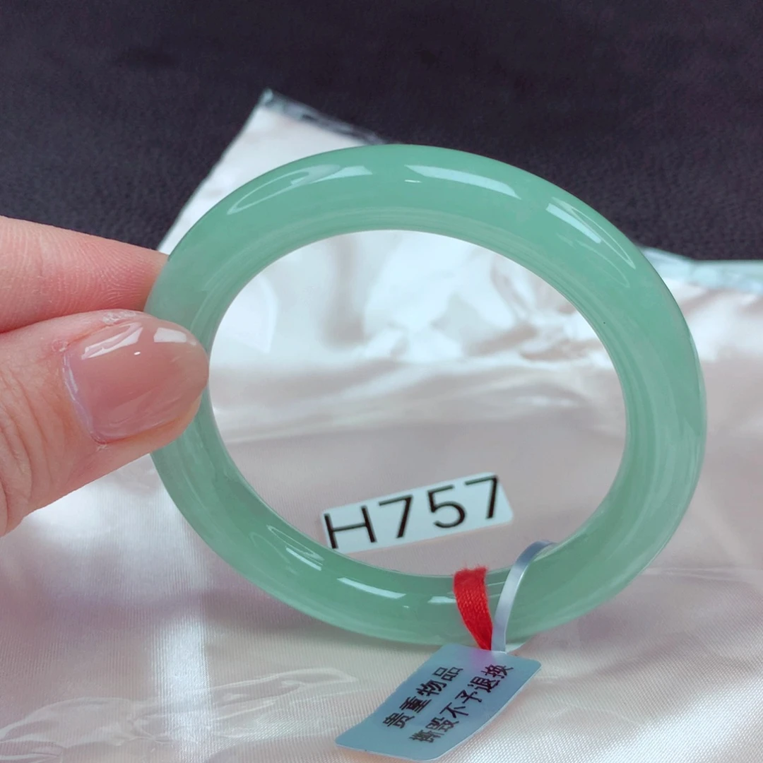 翡翠手镯未镶嵌手镯88