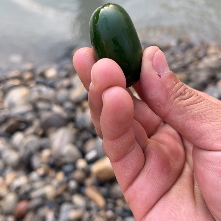 未镶嵌和田玉（糖玉）珠宝奇石