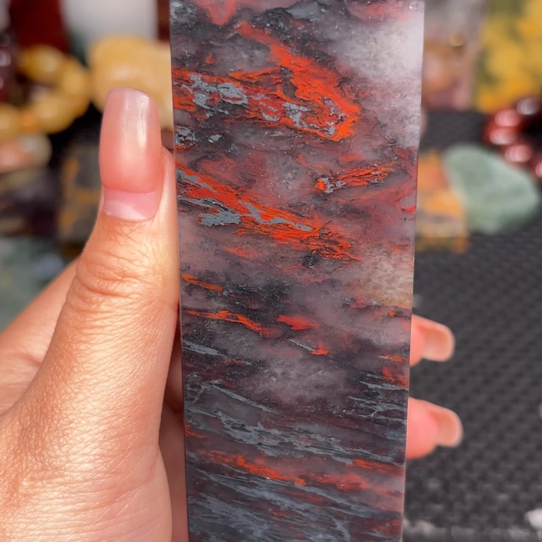 石材桂林鸡血印章摆件编号：39