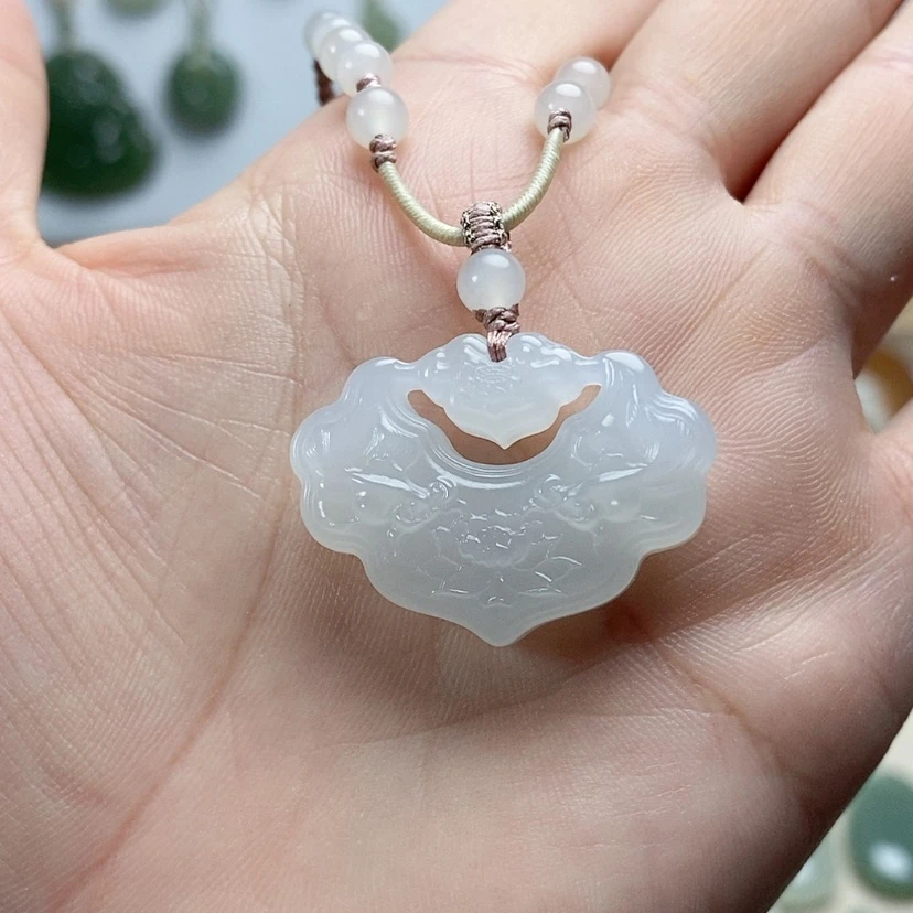 【闪购商品】颈饰未镶嵌和田玉