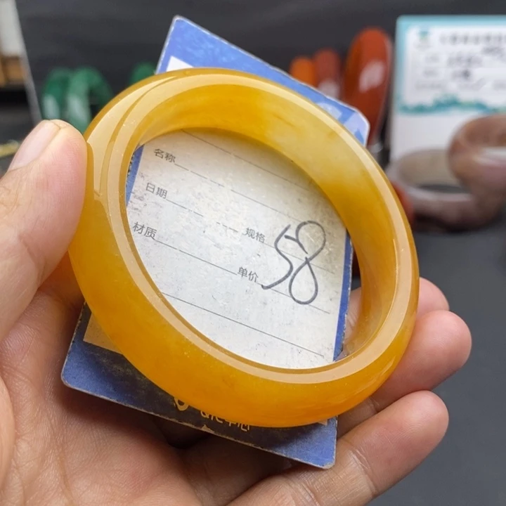 未镶嵌手镯石英质玉