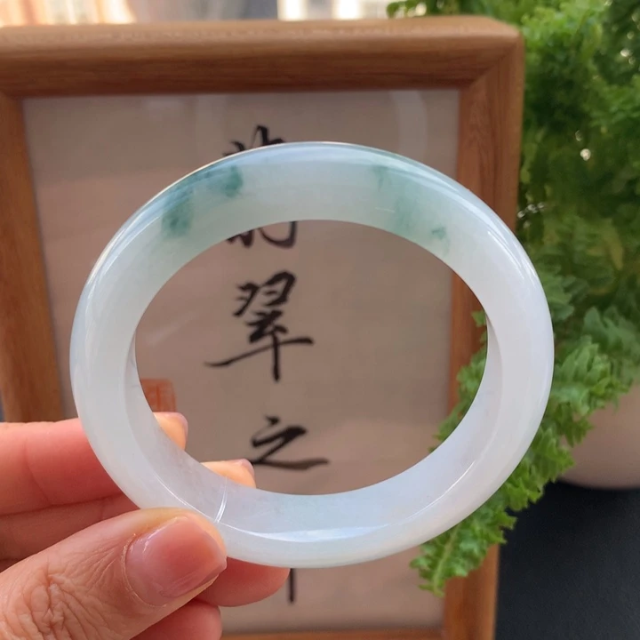 翡翠手镯未镶嵌翡翠手镯51