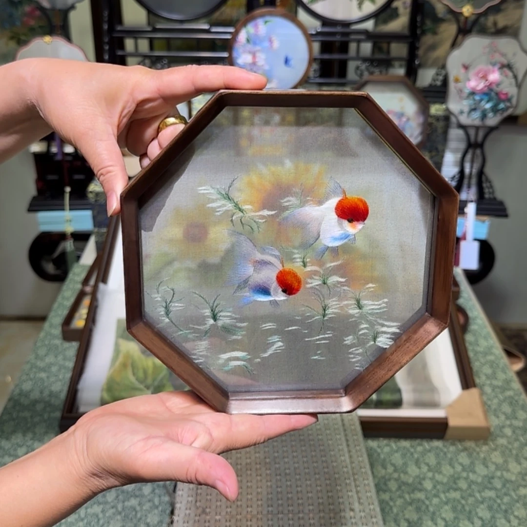 刺绣刺绣工艺精湛独特设计新颖时尚