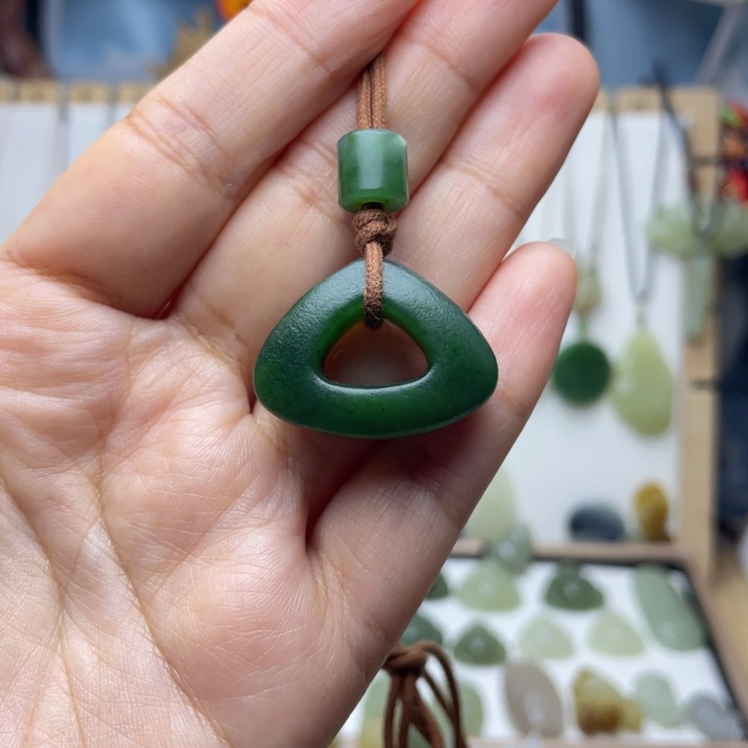 和田玉未镶嵌吊坠(不含链)