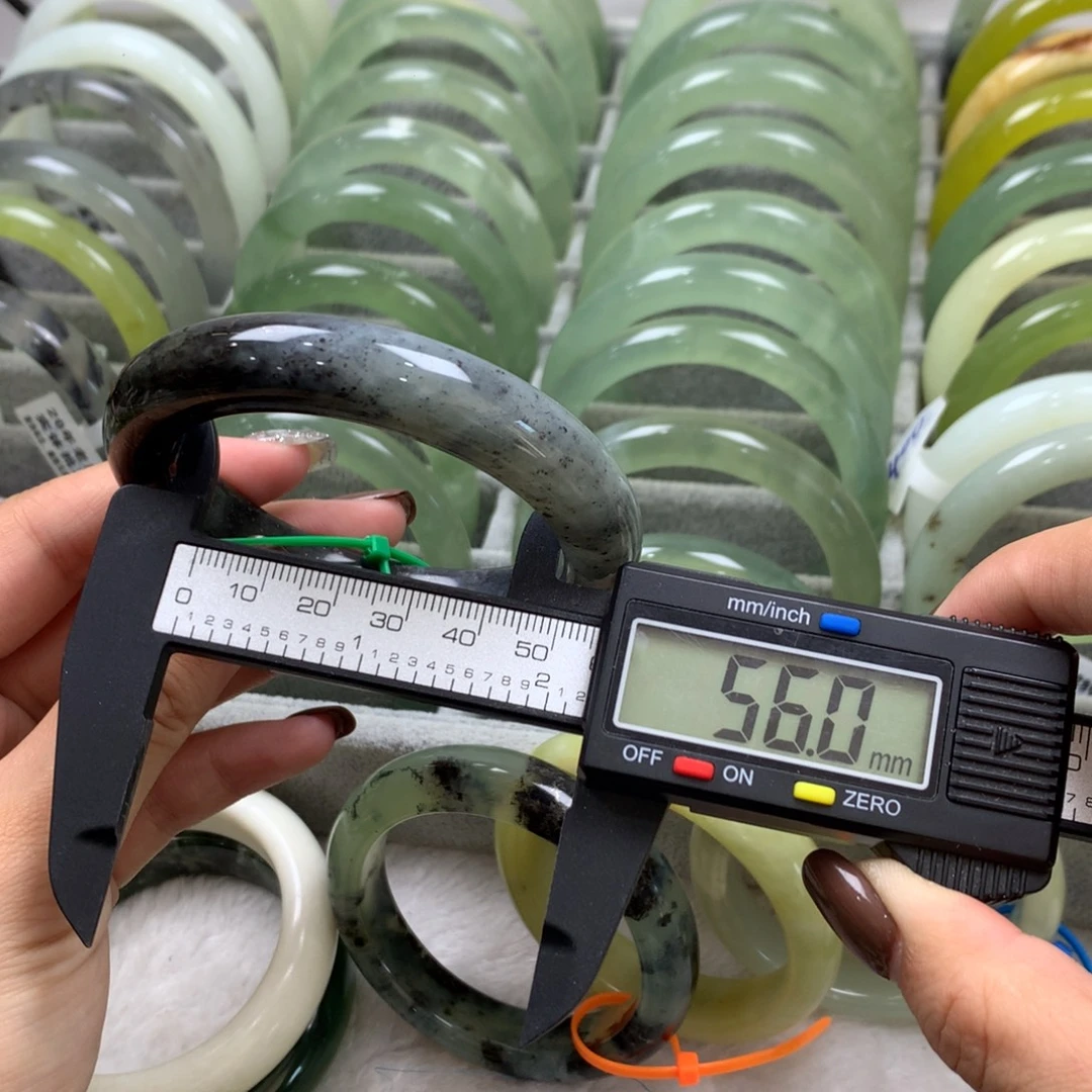 蛇纹石玉未镶嵌手镯30