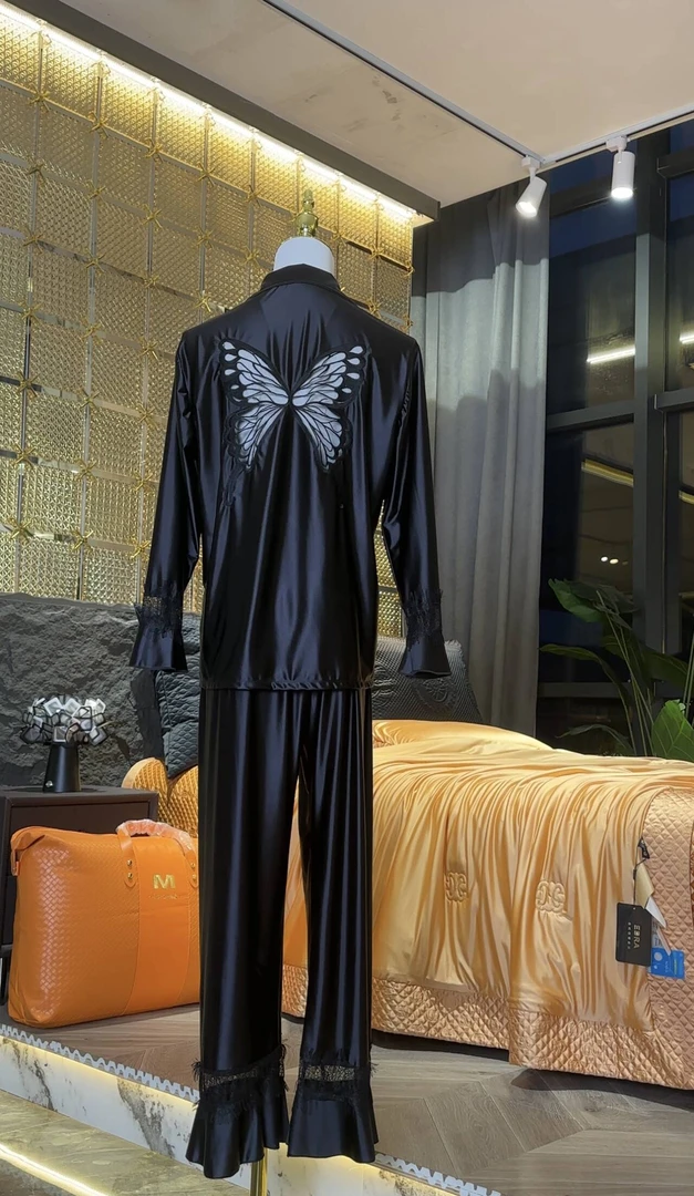 慧媄居-大牌剪标！介意慎拍！高端进口醋酸真丝缎睡衣家居服一套