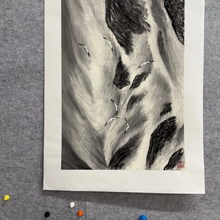 z***z国画花鸟等动物化石在当地