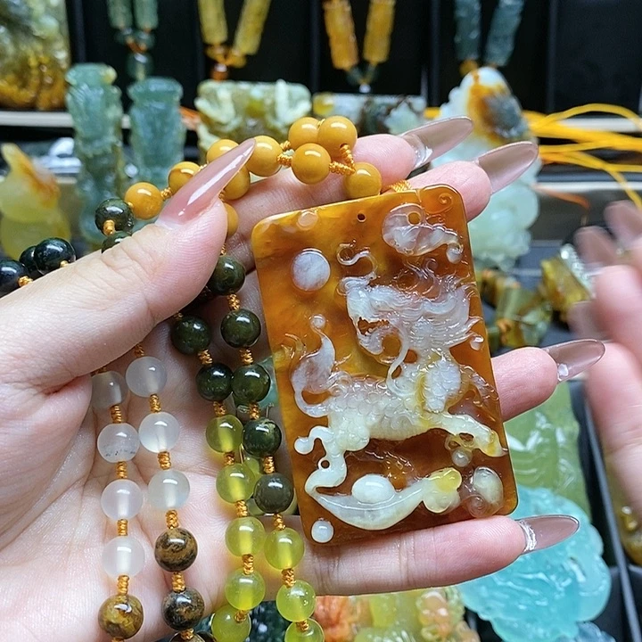 蛇纹石玉颈饰未镶嵌友*