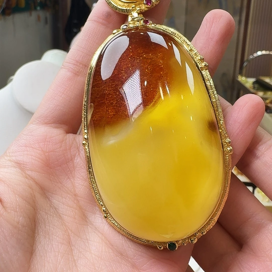 琥珀未镶嵌颈饰吊坠