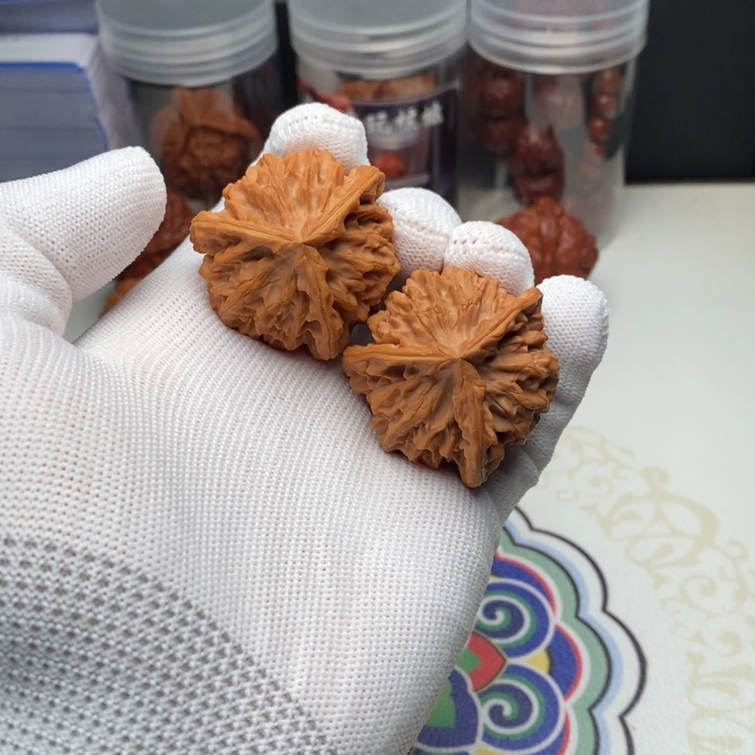 文玩核桃把件41秦闷三棱
