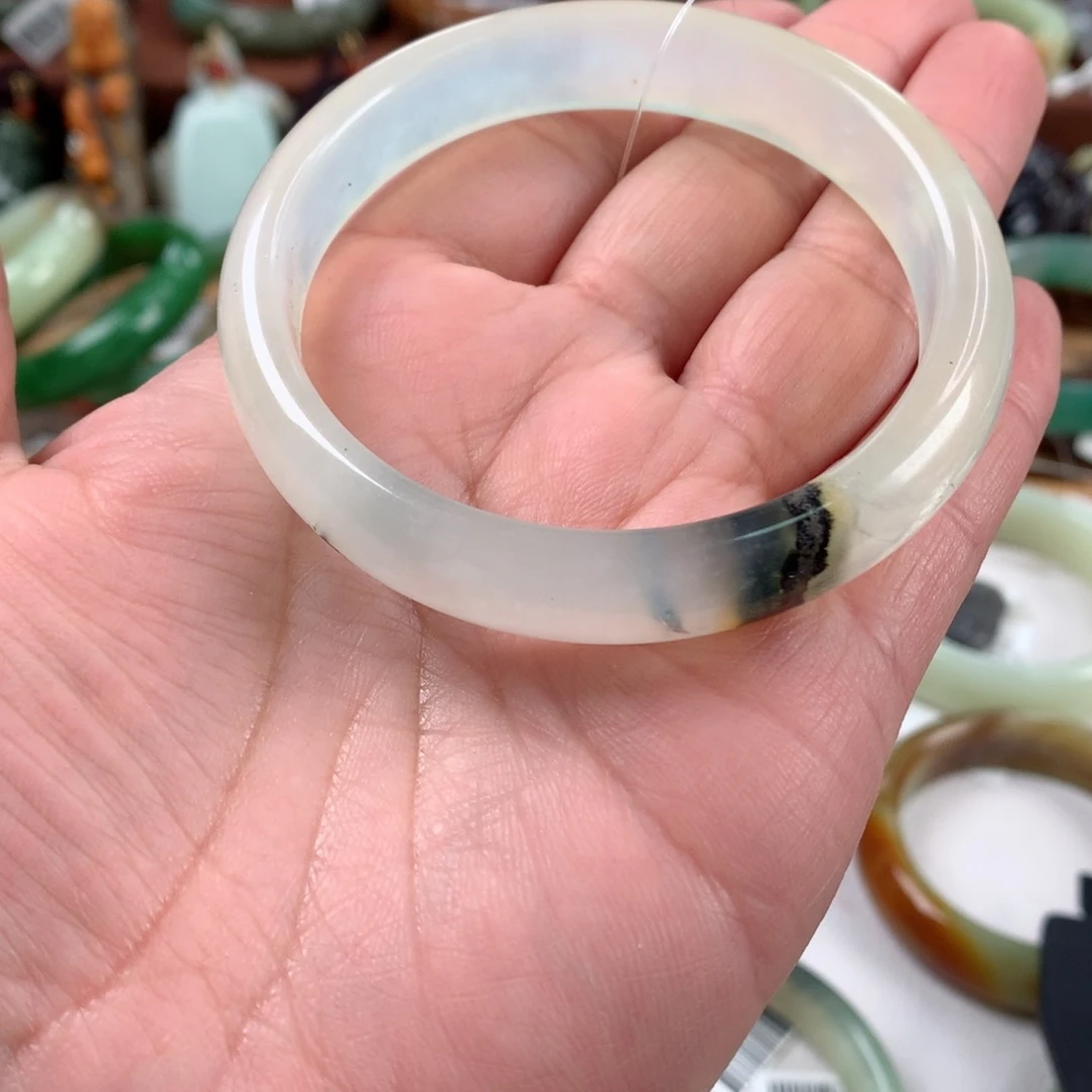 岫玉手镯未镶嵌58口径