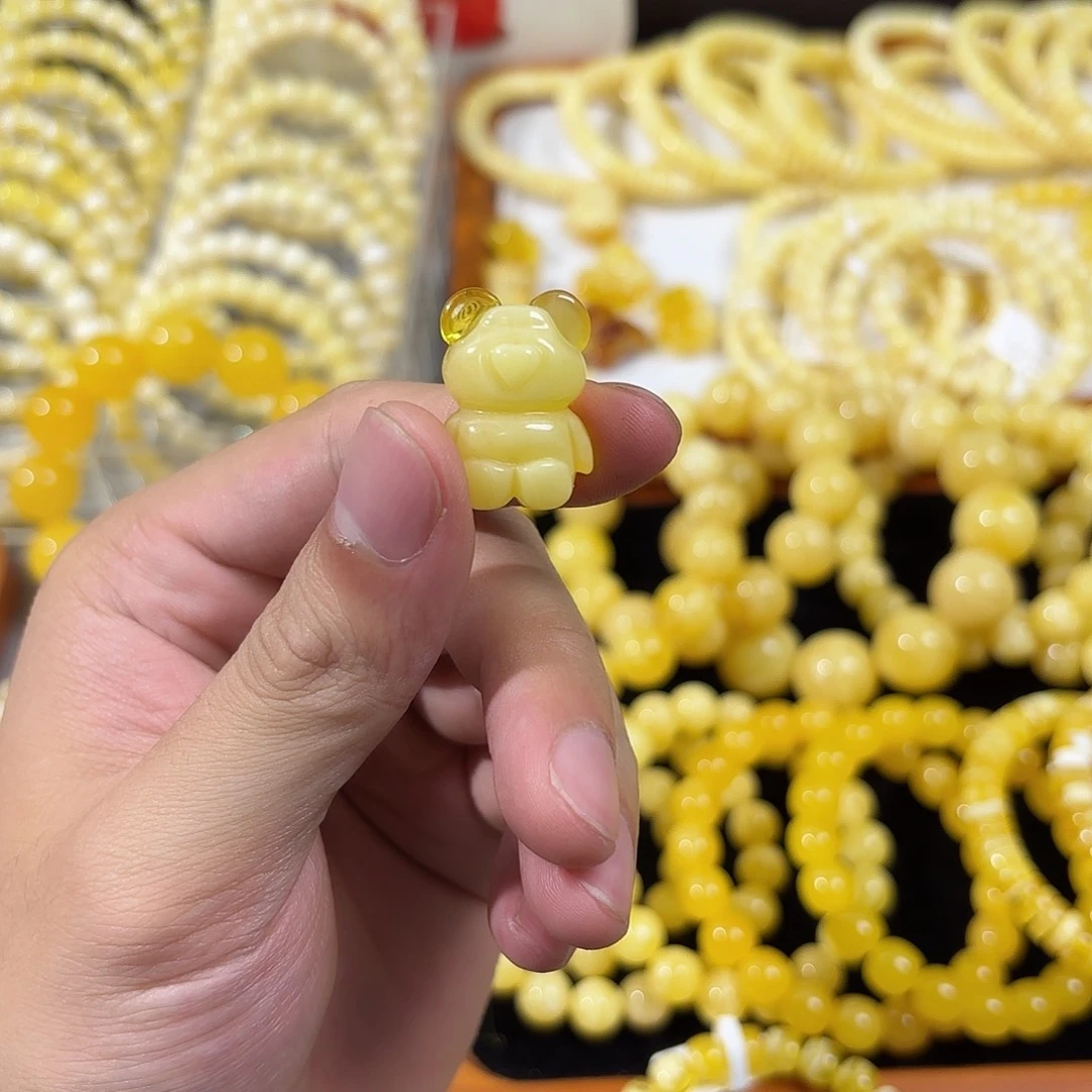 琥珀未镶嵌手链小熊金瓷白