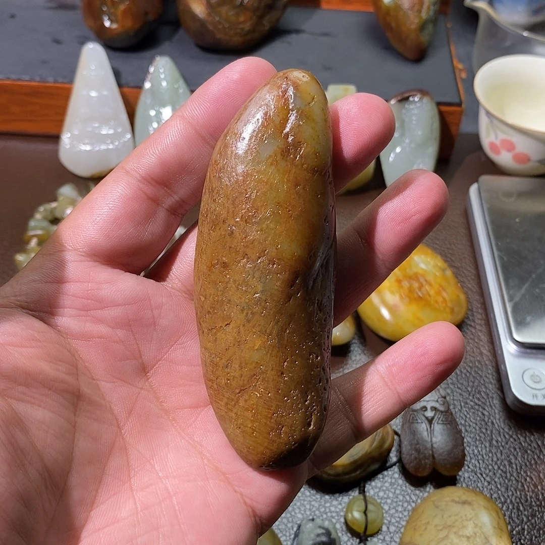 菩***圣颈饰未镶嵌和田玉
