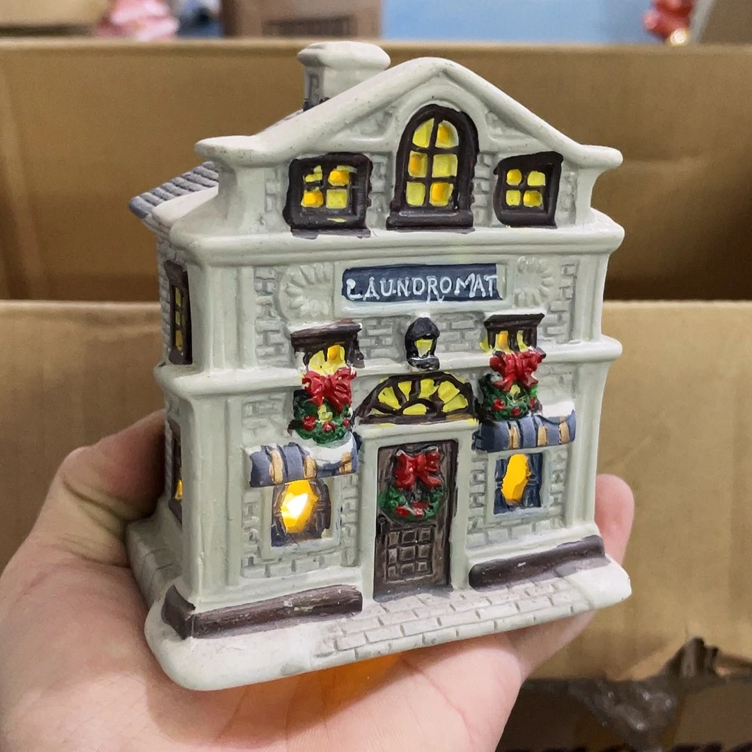 摆件     微瑕。