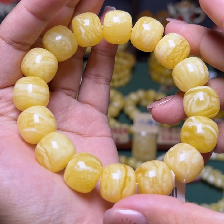 未镶嵌琥珀珠宝奇石