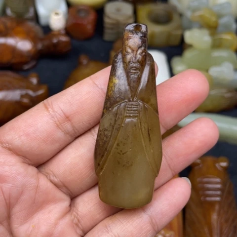 未镶嵌蛇纹石玉颈饰77