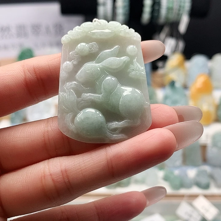 吊坠(不含链)未镶嵌翡翠