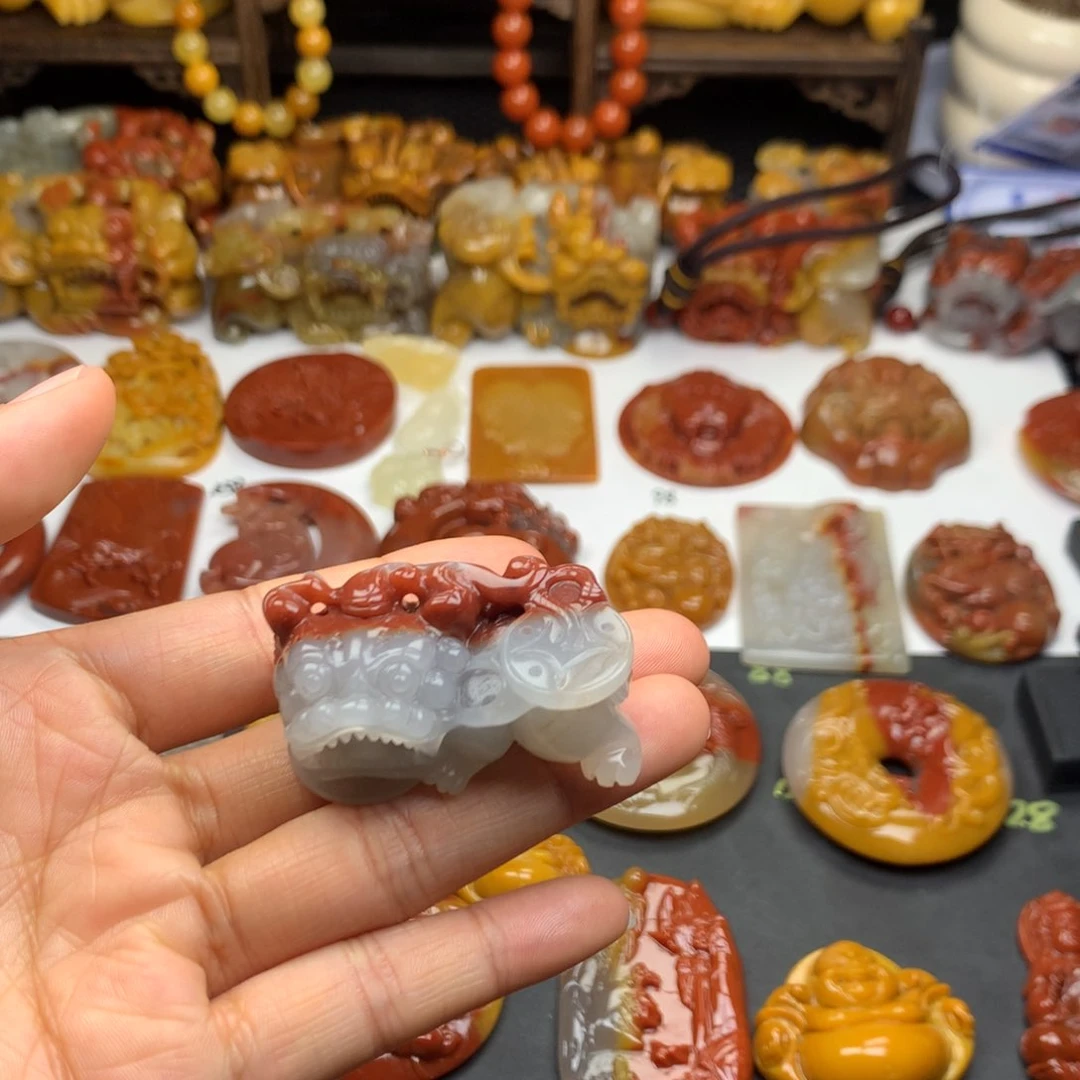 石英质玉（黄龙玉）挂件未镶嵌
