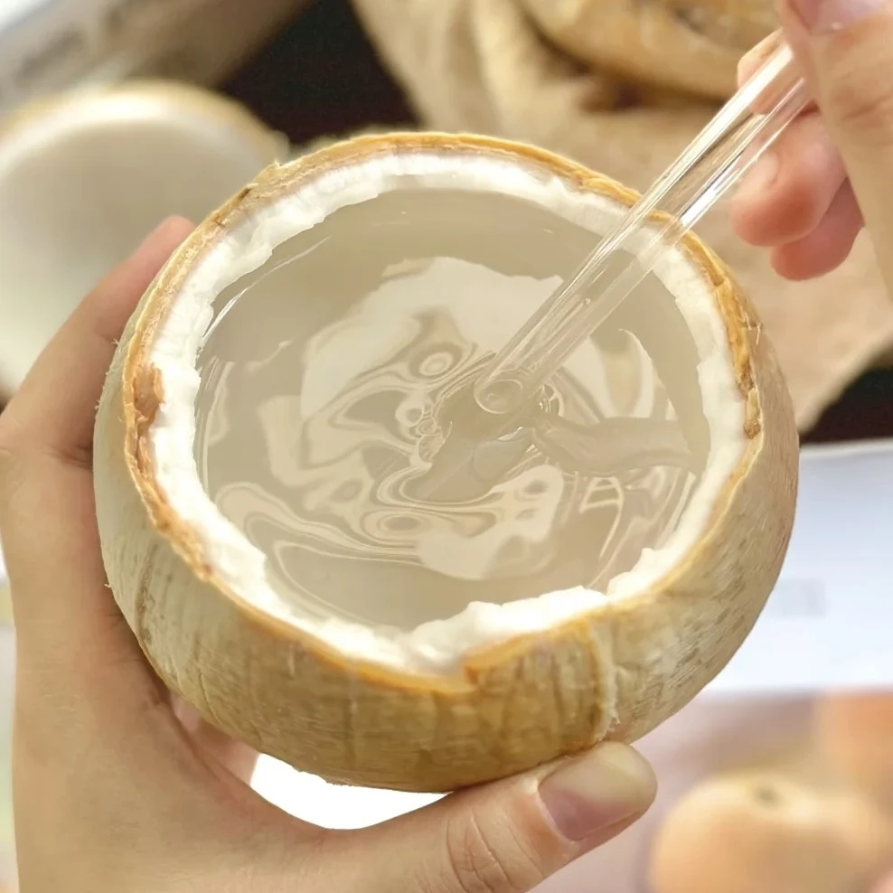【顺丰冷运】泰国椰皇丹嫩沙多牛奶进口新鲜水果饮料天然电解质水