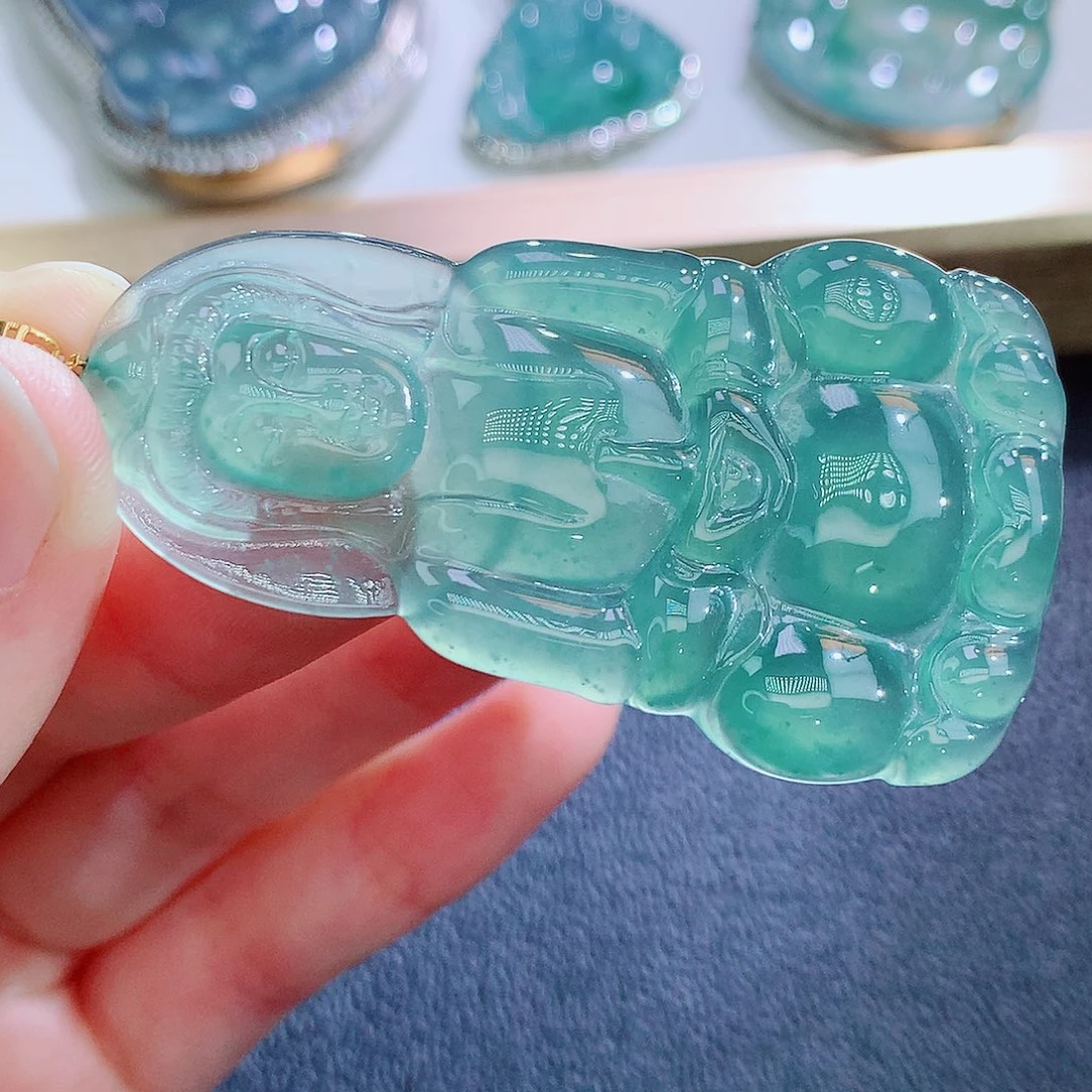 翡翠18K金镶嵌颈饰翡翠