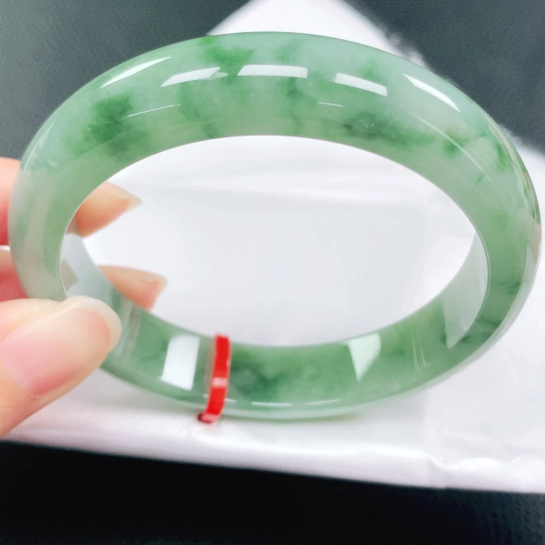 翡翠未镶嵌手镯57圈