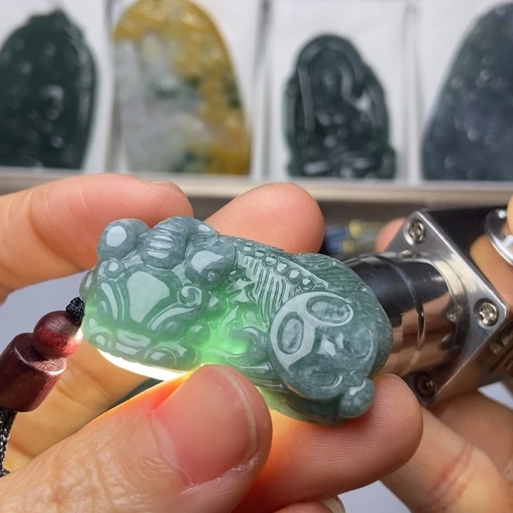 翡翠未镶嵌挂件翡翠