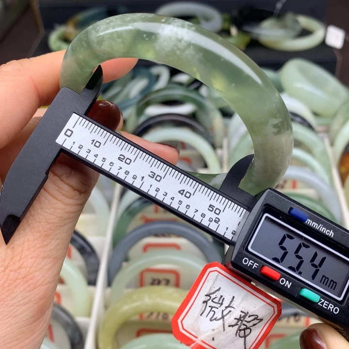 蛇纹石玉未镶嵌手镯326