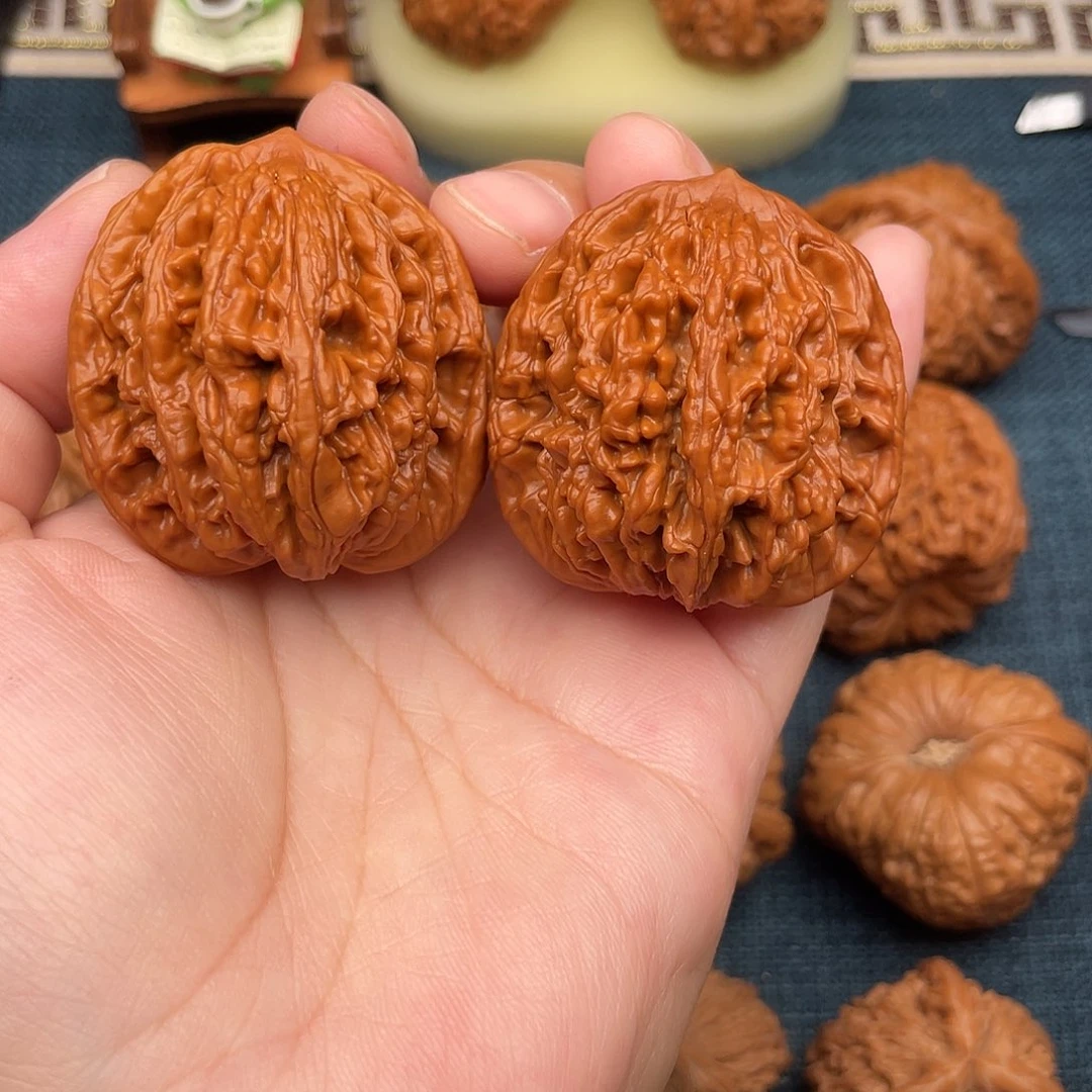 把件文玩核桃41.8红皮麦穗虎头全品50克