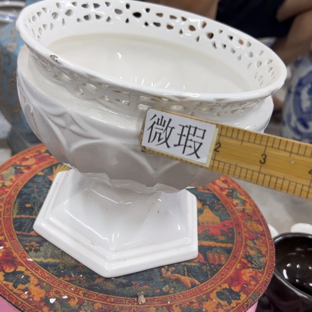 微瑕青花瓷器值得厚爱
