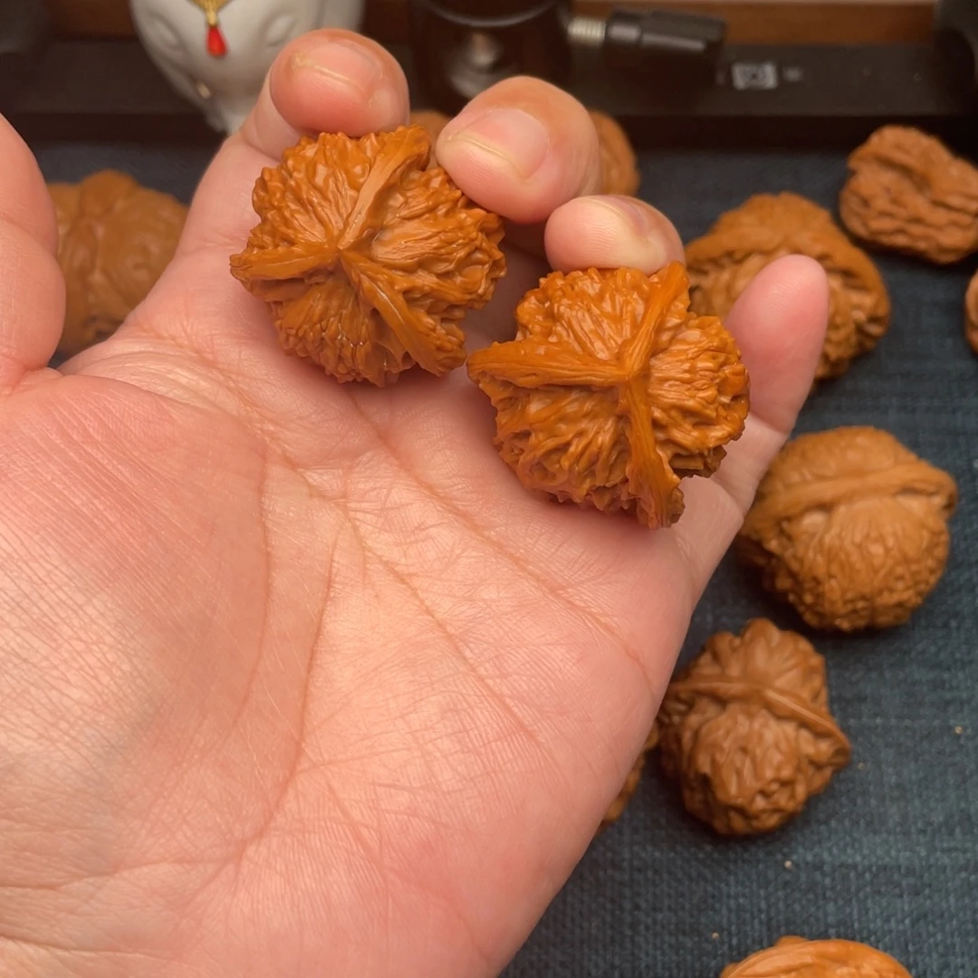 文玩核桃把件盘山三棱35