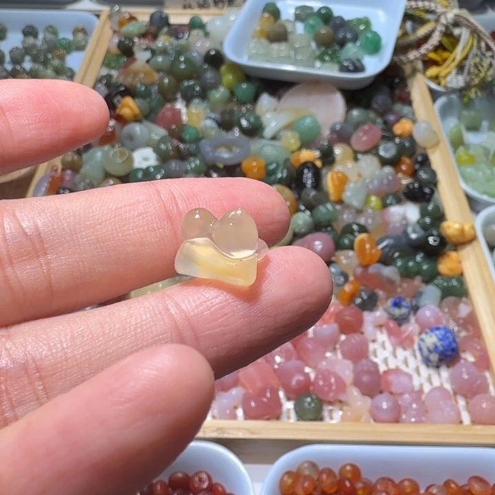 和田玉未镶嵌珠宝半成品