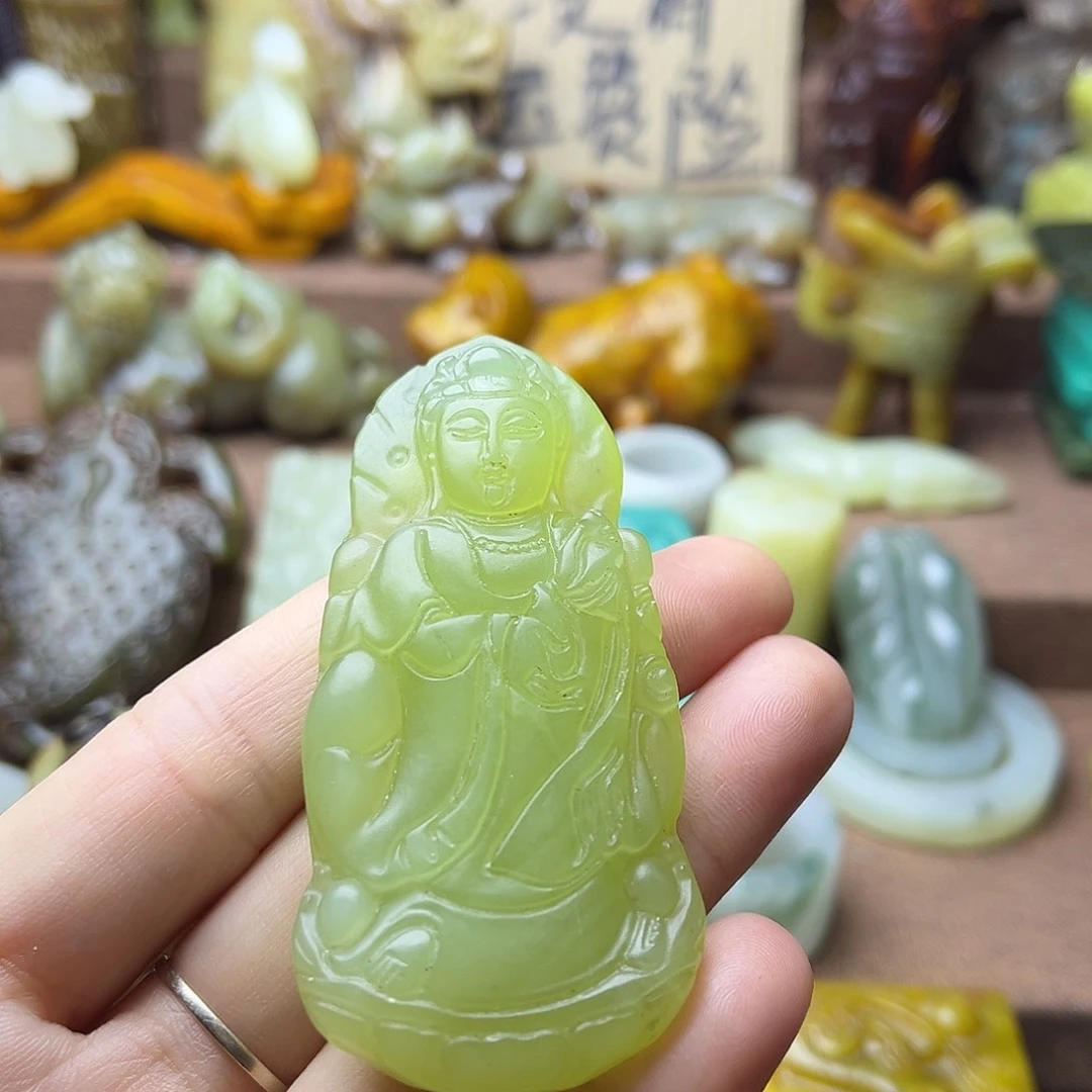 白玉菩提吊坠13。。