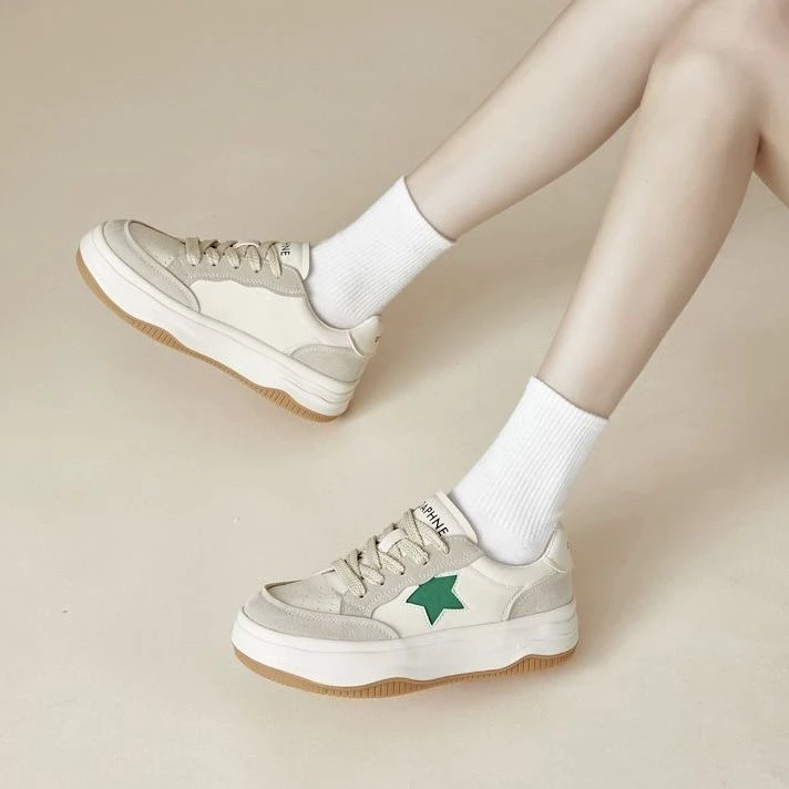 小白鞋星星运动休闲厚底2024爆款百搭学生秋季板鞋新款