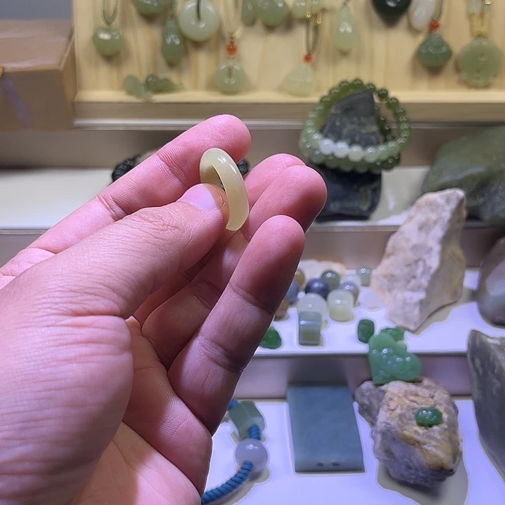 和田玉（糖玉）未镶嵌戒指