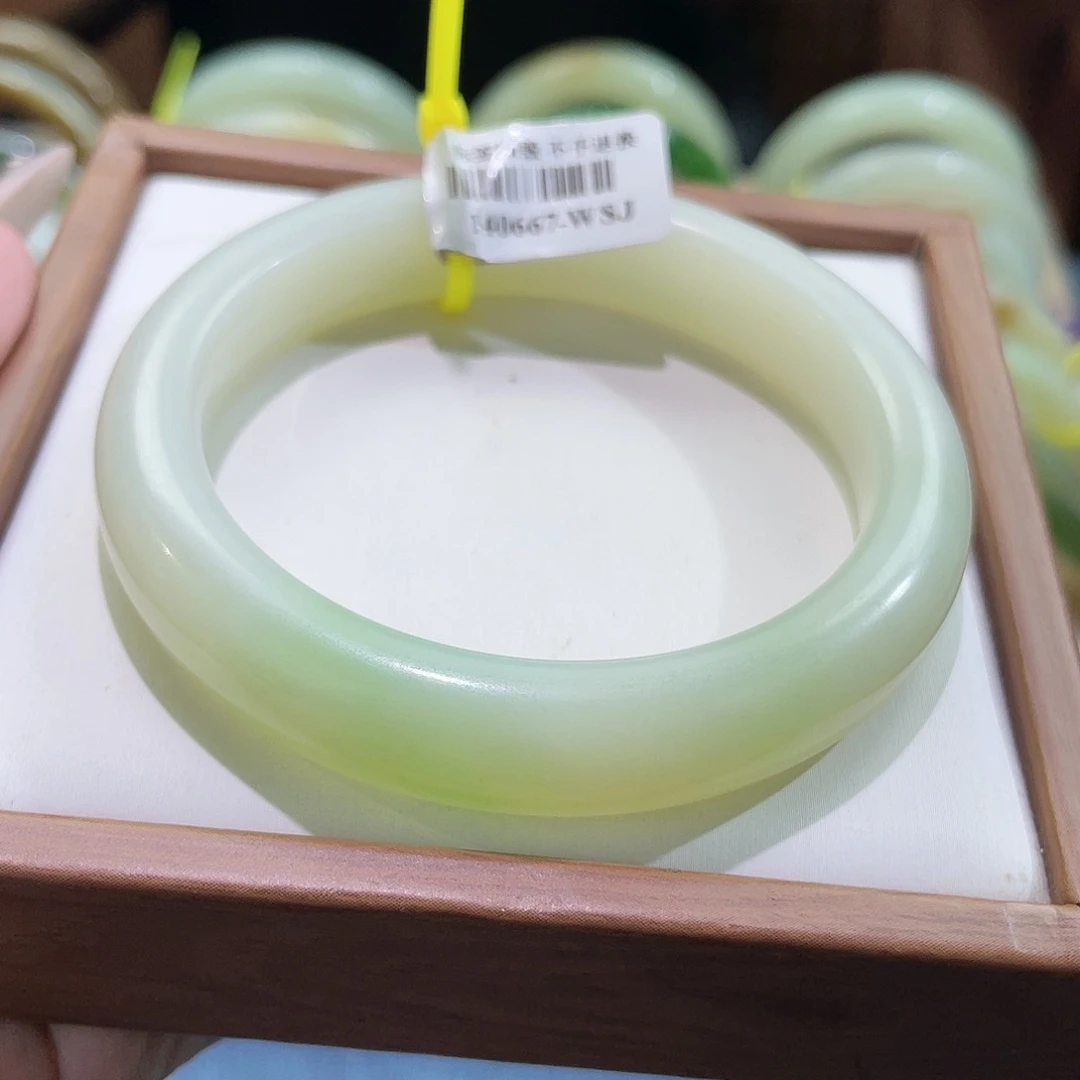 和田玉未镶嵌手镯59.0。49