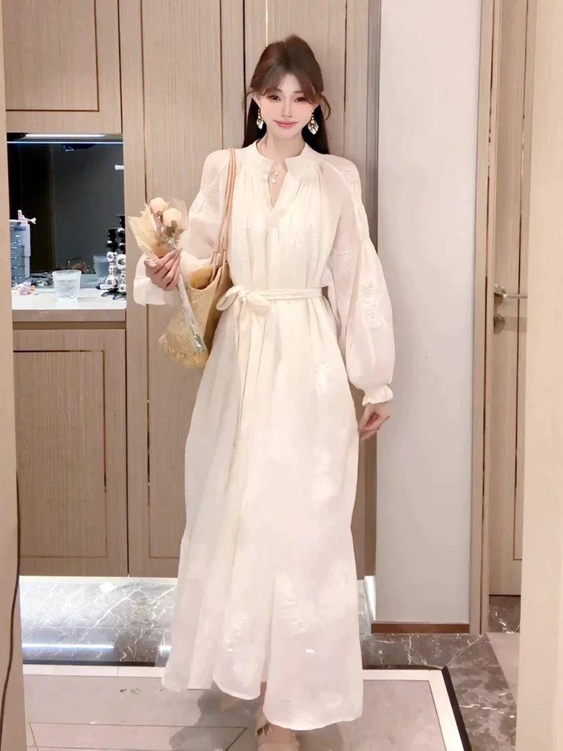 夏季法式今年流行漂亮超好看高端精致气质清冷白色系穿搭连衣裙女